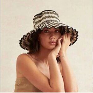 Women's Island Capri Hat, Haiti, Maxi Foldable NWT Size M